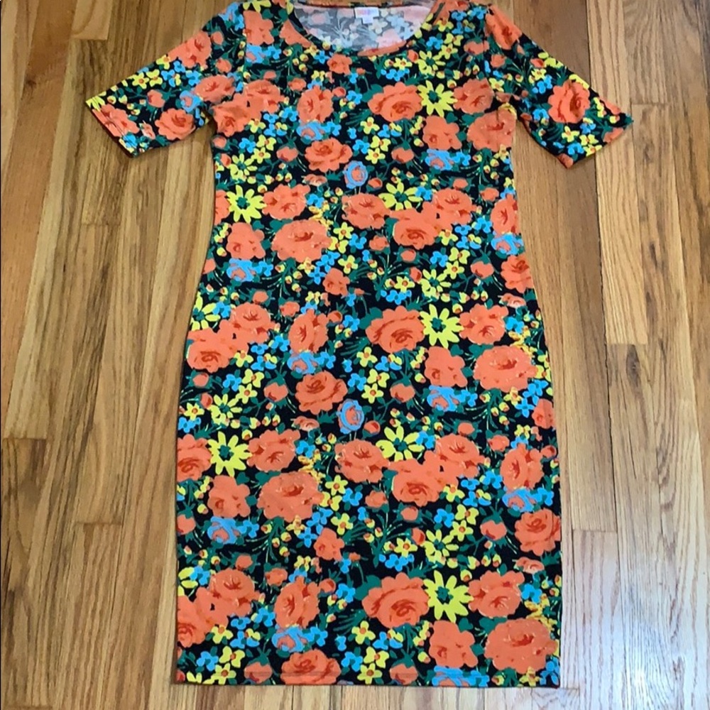 Large floral LuLaRoe Julia dress. EUC